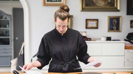 Lili Maras feine Kleider merkmal. Designagentur Darmstatdt